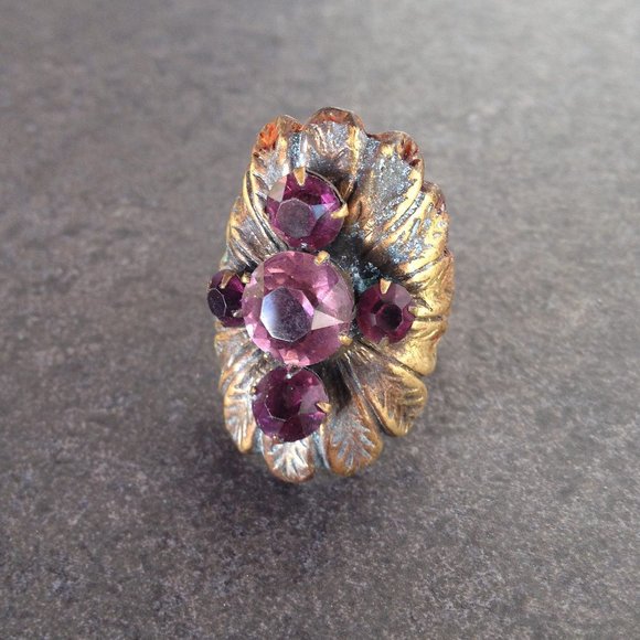 Vintage 20's Fancy Brass Ring - Picture 7 of 8